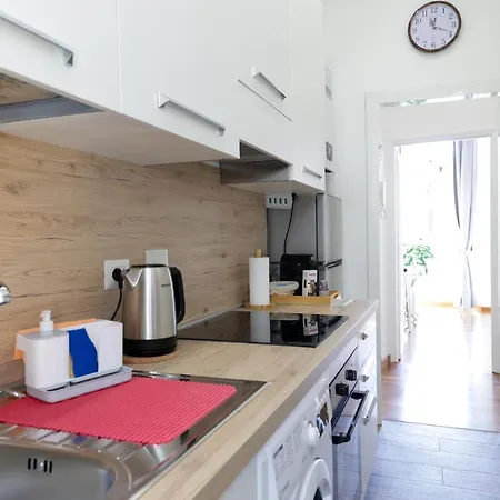 Pantheon Magic House Apartment